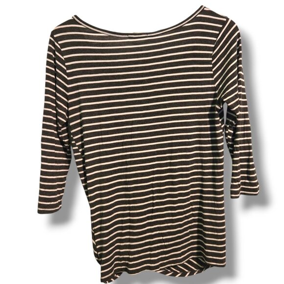 Maurices t-shirt womens Medium Grey white stripes 3/4 sleeve twist-hem Scoop - Picture 2 of 7